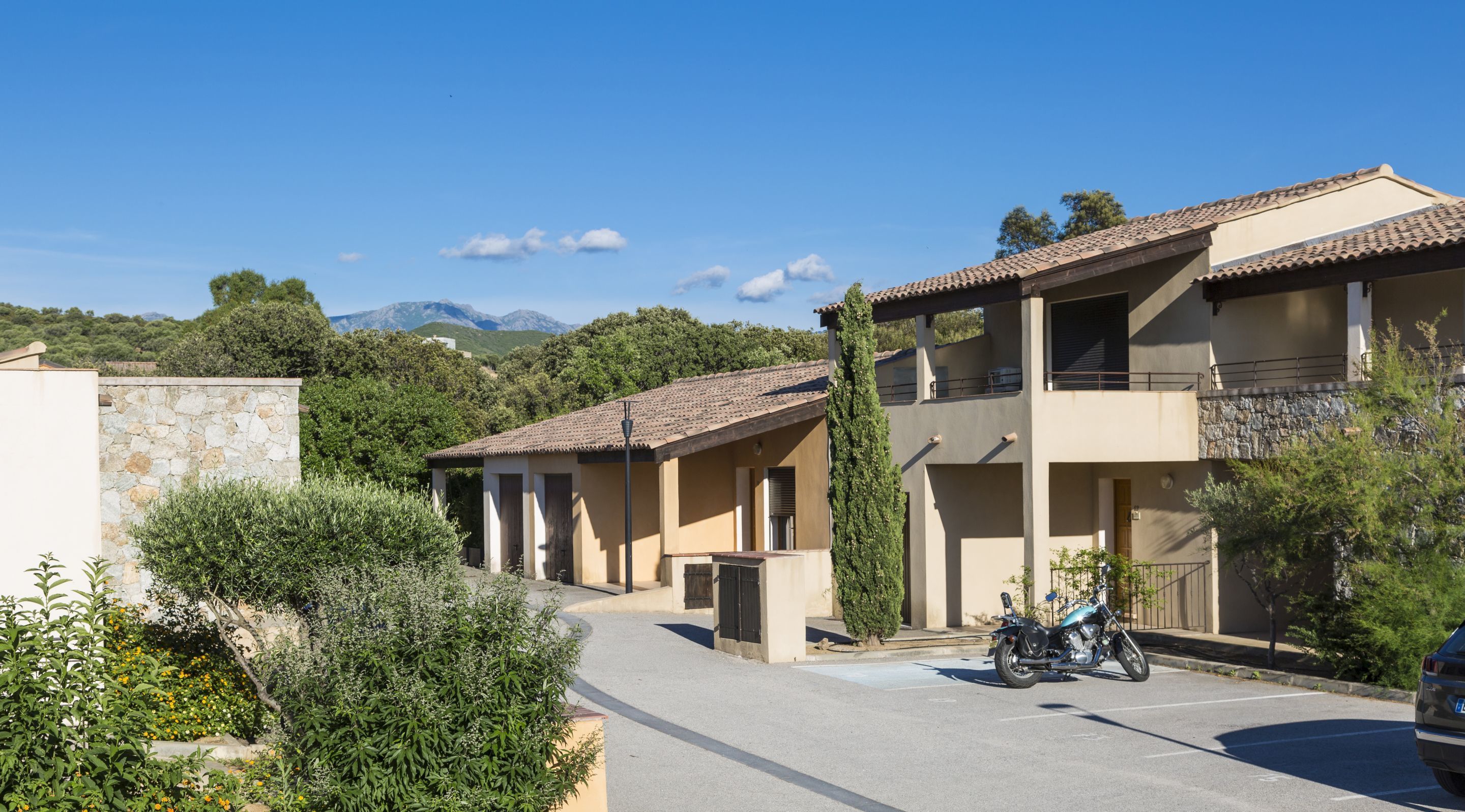 Parkir mandiri gratis