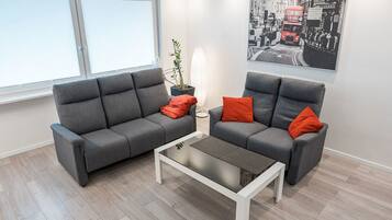 Deluxe Apartment, Courtyard View | Room amenity