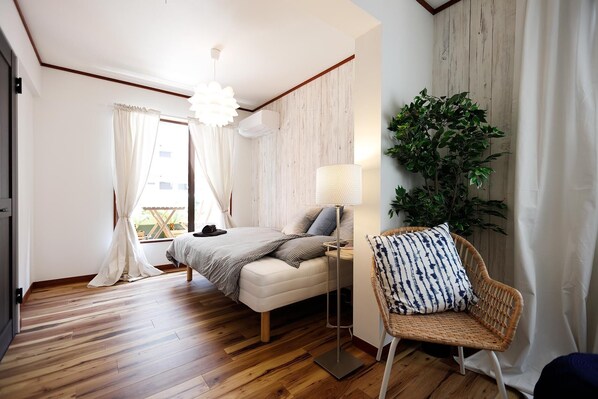 3 bedrooms, soundproofing, iron/ironing board, WiFi - A playful one-family home rental OSAKA DOSHIN HOUSE (大阪市)