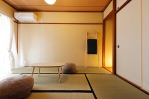 Interior - A playful one-family home rental OSAKA DOSHIN HOUSE (大阪市)
