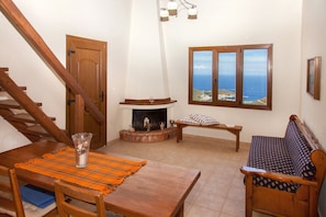 Interior - Villa Karthea II (Kea)