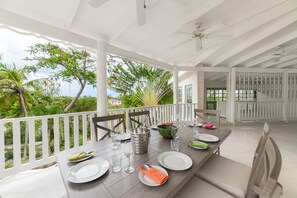 Outdoor dining - Mustard - Villa (Mullins)