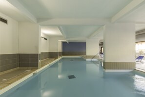室內游泳池