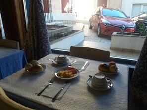 Breakfast area - Hotel Riomar (Lagos)