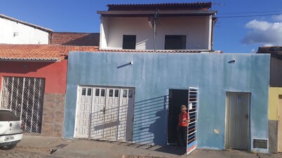 HOUSE IN FRONT OF A GARDEN CALLED: SQUARE OF THE ANTS WITH 1ST FLOOR.