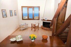 Villa, 3 slaapkamers | Woonkamer | Flatscreentelevisie