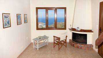 Villa, 3 Bedrooms | Ruang tamu | TV skrin rata