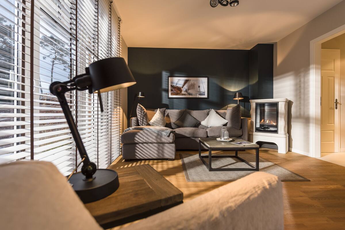 Deluxe House, Garden View (9) | Living area | Flat-screen TV, fireplace, video-game console, DVD player