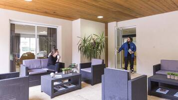 로비 좌석 공간