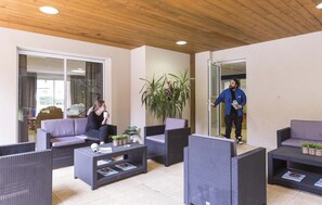Lobby sitting area - Résidence Odalys Soleil d'Aure (Saint-Lary-Soulan)