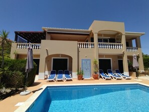 Piscina all'aperto