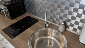 Apartment (Business Ratingen 5) | Eigene Küche | Kühlschrank, Mikrowelle, Herdplatte, Geschirrspüler