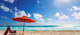 WalkToBeach HotTub Fireplace Authentically North