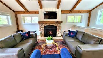 TV, fireplace, offices