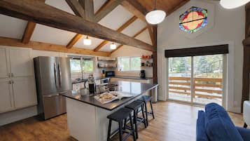 冰箱、微波炉、烤箱、炉灶