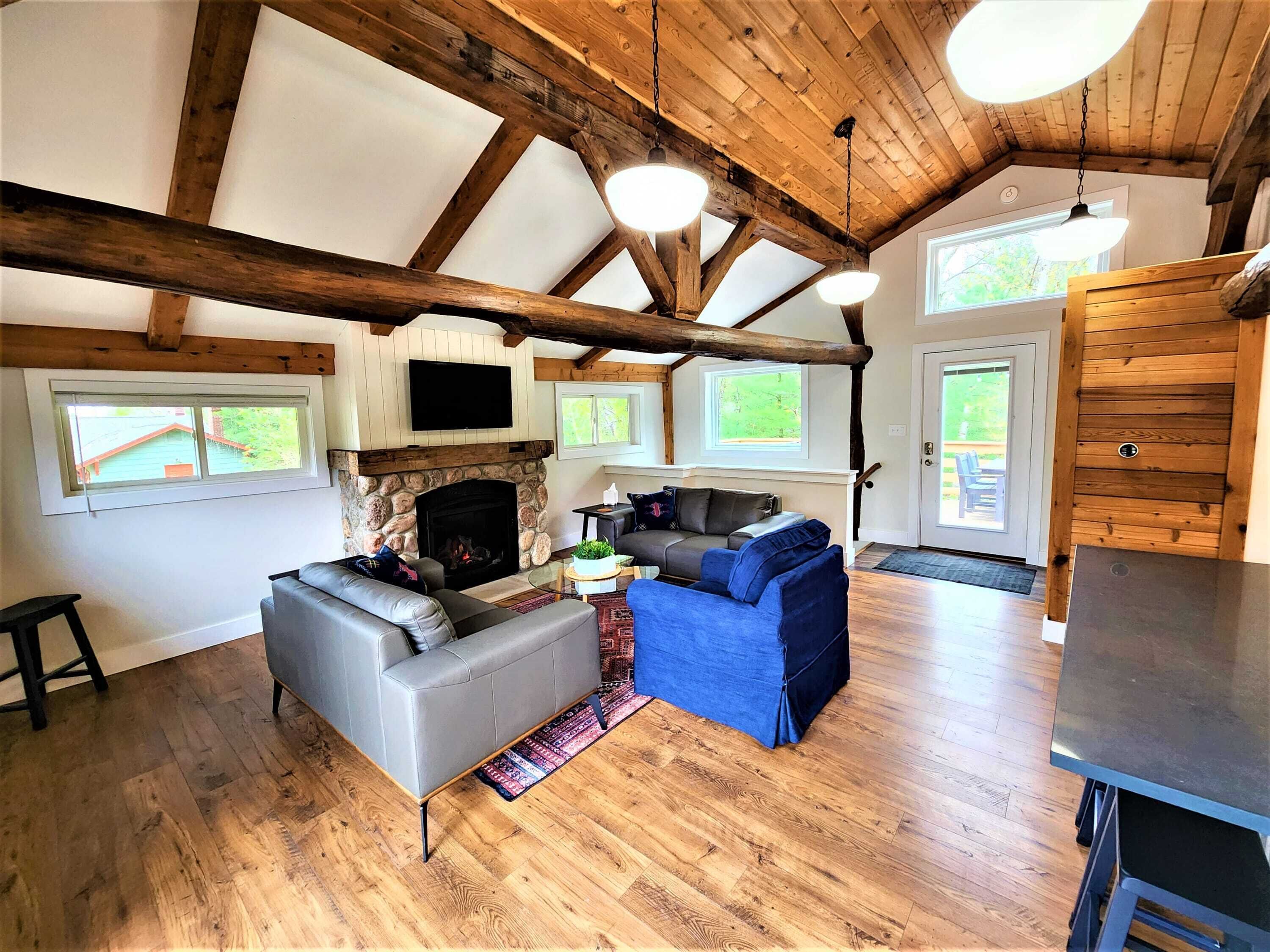 TV, fireplace, offices