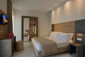 Quarto casal ou duplo | Escrivaninha, Wi-Fi de cortesia, roupa de cama