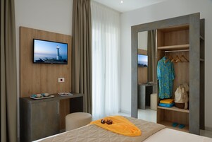 Escrivaninha, Wi-Fi de cortesia, roupa de cama