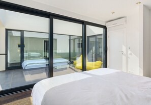 4 bedrooms, in-room safe, soundproofing, free WiFi