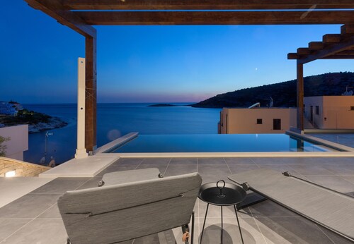 9101 Hideaway villa by the sea "BJ"