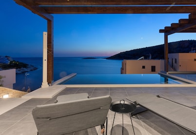 9101 Hideaway villa by the sea "BJ"