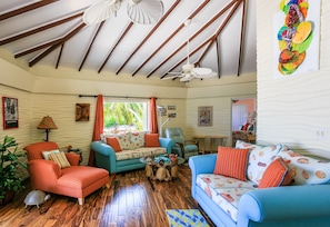 Smart TV, books - Casa Tortuga - private beachfront villa with pool - Call Cayman Villas! (Frank Sound)