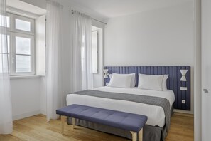 Premium bedding, in-room safe, individually furnished, soundproofing - Tandem Palacio Alfama Suites (Lisbon)