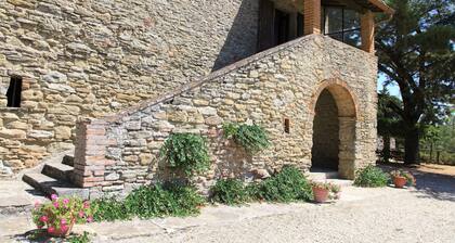Charming recently renovated Apt 3bd/2bt in Tuscan countryside w shared pool