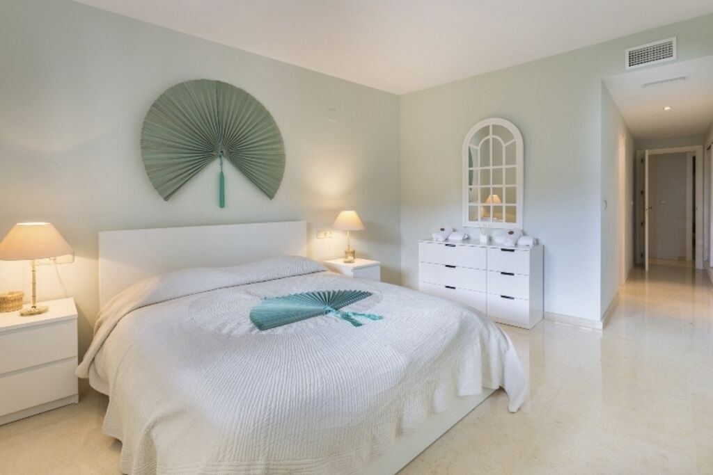 2 slaapkamers, een strijkplank/strijkijzer, gratis wifi, beddengoed