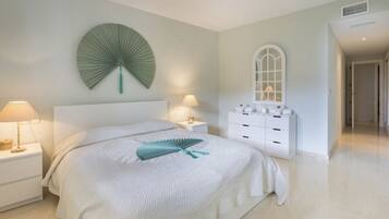 2 slaapkamers, een strijkplank/strijkijzer, gratis wifi, beddengoed