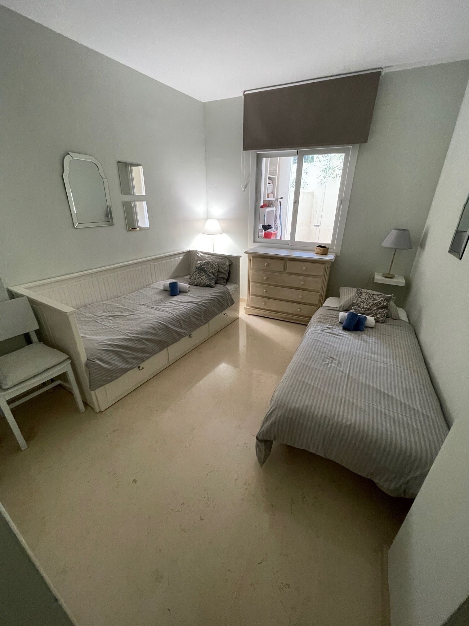 2 chambres, fer et planche à repasser, Wi-Fi gratuit, draps fournis