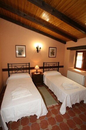 4 bedrooms, iron/ironing board, travel cot, bed sheets