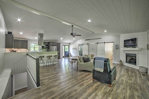 UUSI! Lake Barkley Koti w / Sunroom, kansi, venelaituri!