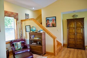 Interior - Waterfront VIEW! Pontoon Boat, Kayaks, Canoe, Paddleboards. Pet-friendly. (Eureka Springs)