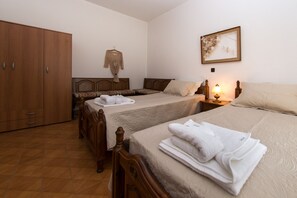 Villa - privat pool | 3 soveværelser, skrivebord, lydisolering, strygejern/strygebræt