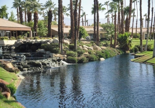 Palm Desert Oasis at Beautiful Palm Valley C.C.