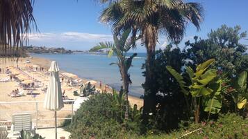 Una spiaggia nelle vicinanze, teli da spiaggia