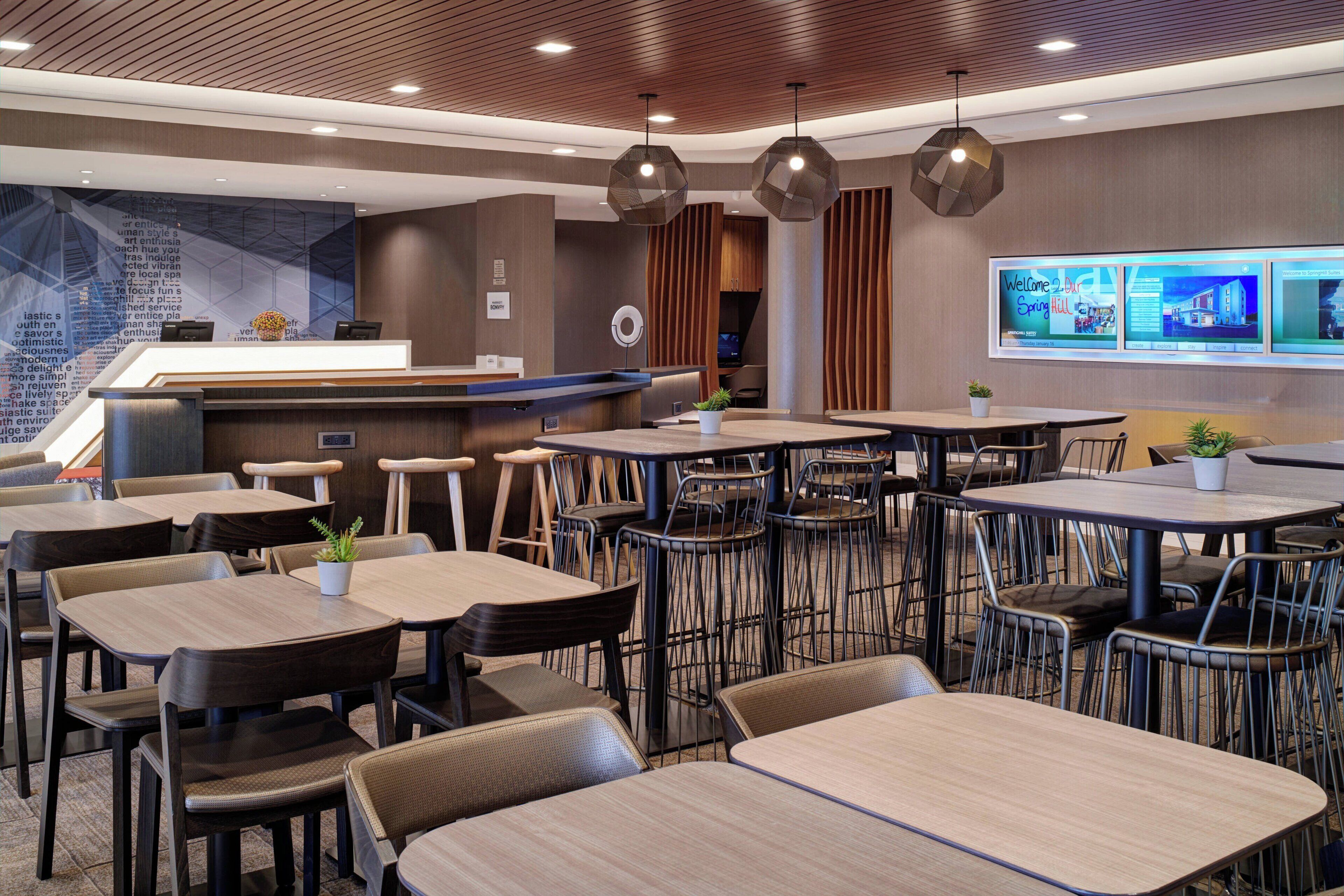 Café da manhã com buffet grátis todos os dias