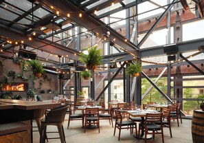 Terrace/patio - Hotel Distil, Autograph Collection (Louisville)