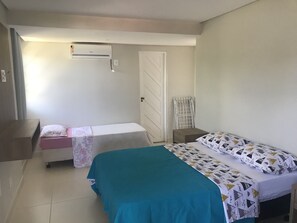 5 bedrooms, bed sheets - Seaside home with swimming pool, in private condominium (Porto de Galinhas, Ipojuca)