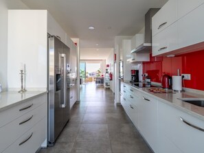 Frigorifero, microonde, forno, lavastoviglie