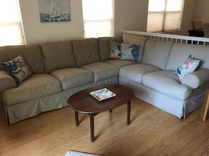 Smart TV, Netflix, Hulu, streaming services - Harbor Delight on the Bay - All the modern amenities plus a Private Sandy Beach! (Norfolk)