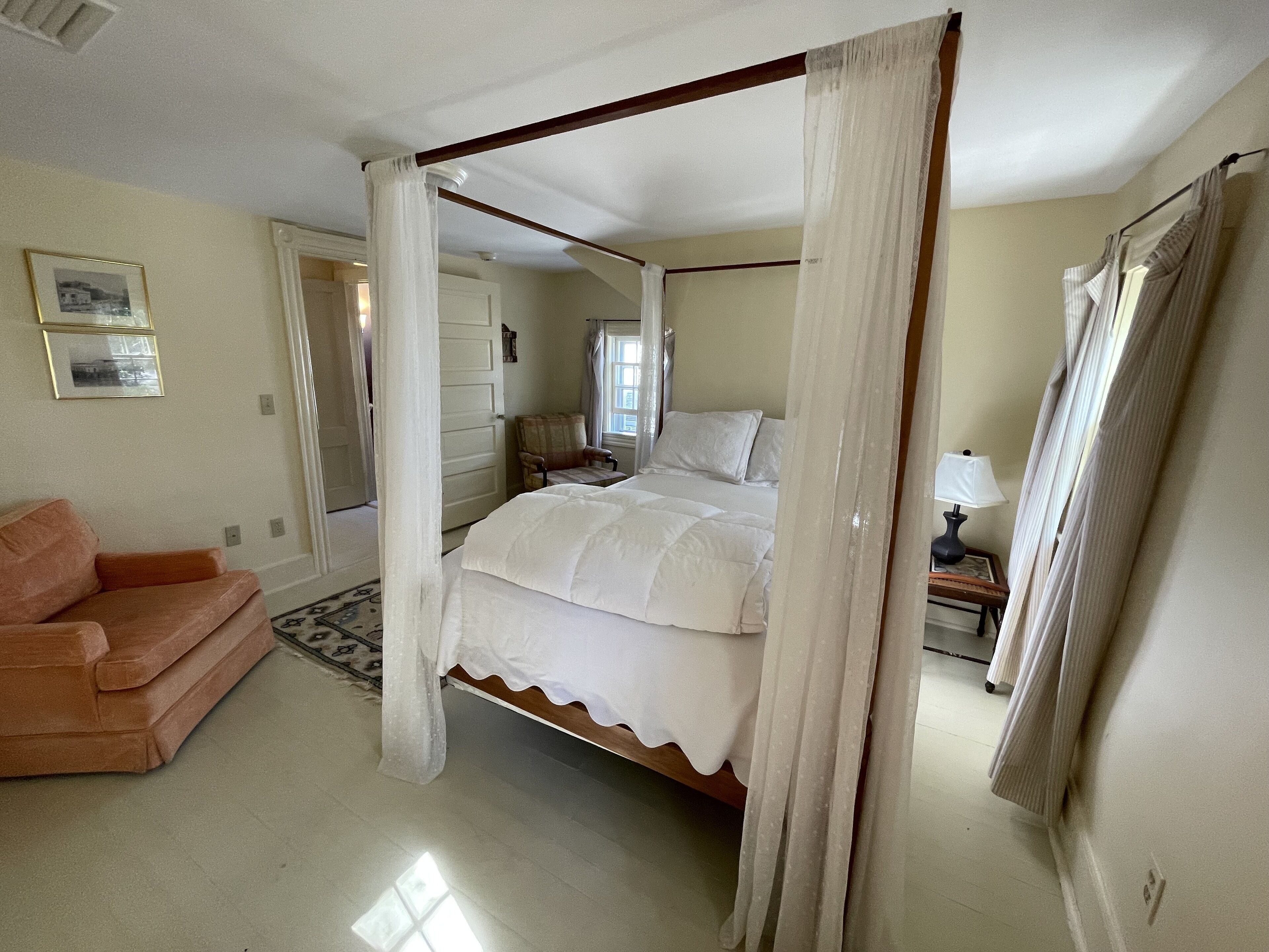 2 slaapkamers, een strijkplank/strijkijzer, wifi, beddengoed