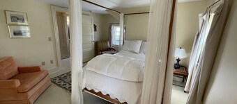 Apartment in historic harbor overlooking the harbor