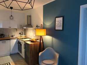 Frigorifero, forno, piano cottura, lavastoviglie