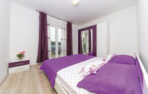 2 bedrooms, free WiFi, bed sheets