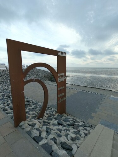 * NUEVO * Apartamento con balcón grande y vista al dique en el Perlebucht