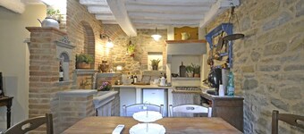 City / Village Apartment in Cortona with 2 bedrooms sleeps 6