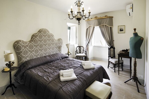 2 bedrooms, iron/ironing board, travel cot, free WiFi