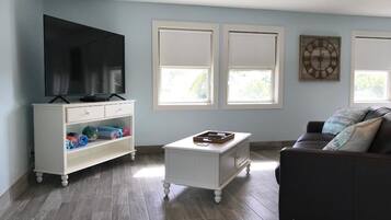 Smart TV, books, stereo